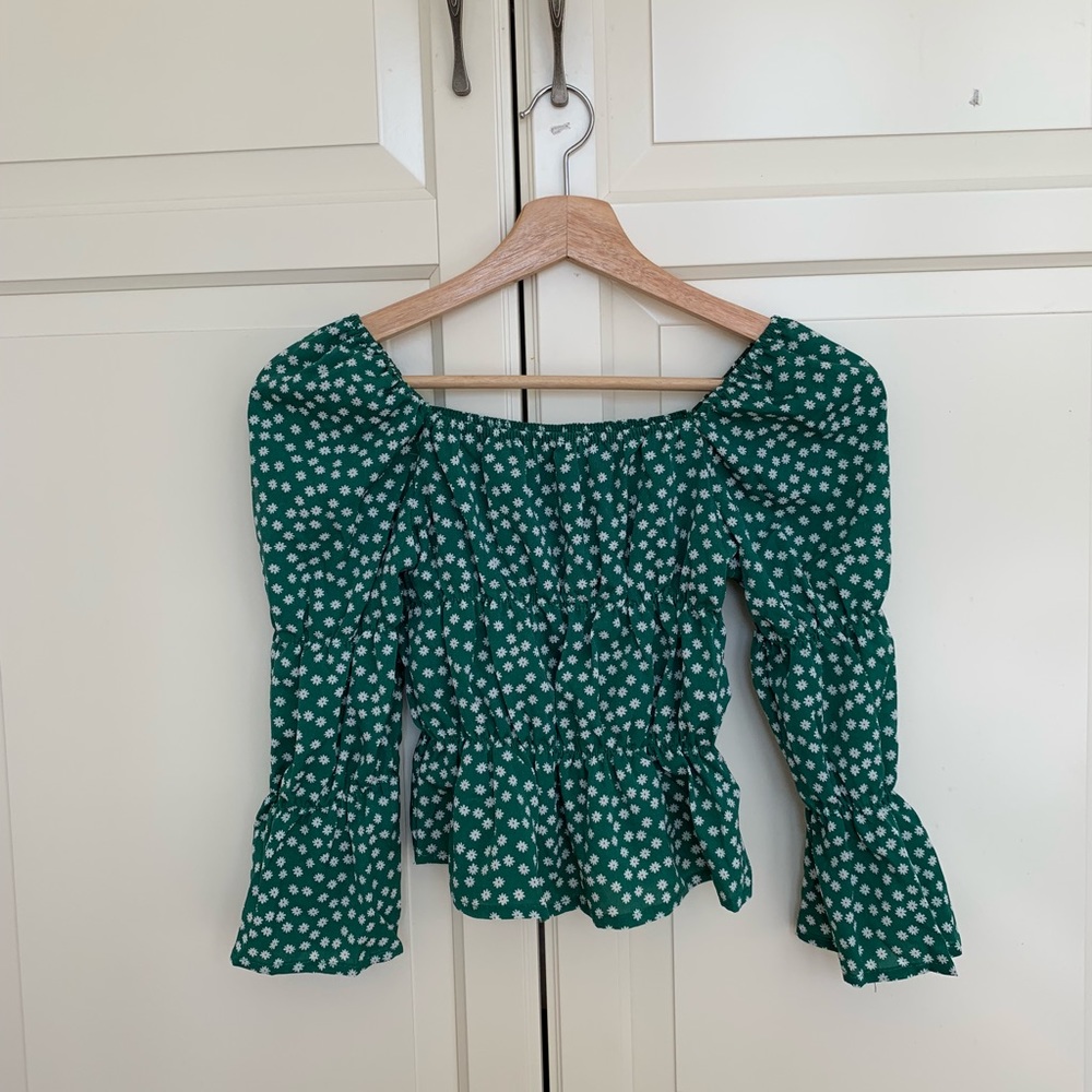 Green floral top